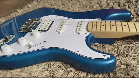 squier by fender affinity series - lake placid blue stratocaster guitar unboxing | seiunskye