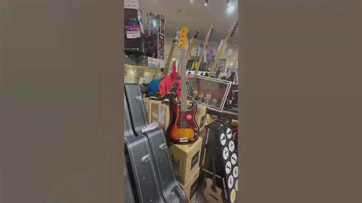 Squier Classic Vibe 60s Precision Bass Guitar, Laurel FB, 3-Tone Sunburst