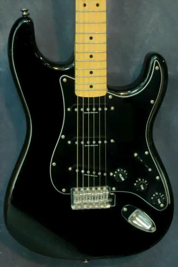 SQUIER by FENDER Stratocaster ICS14039519