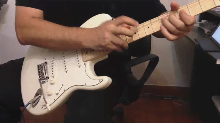 Squier Deluxe Stratocaster