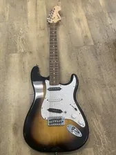 Fender Squier Affinity Stratocaster w Hard Case - PPSKN (321932)