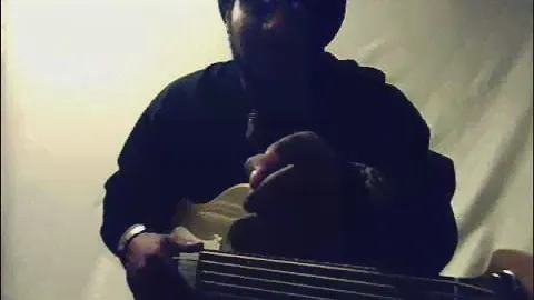 SQUIER PRECISION BASS 5 string/ another way of learning to "SLAP".