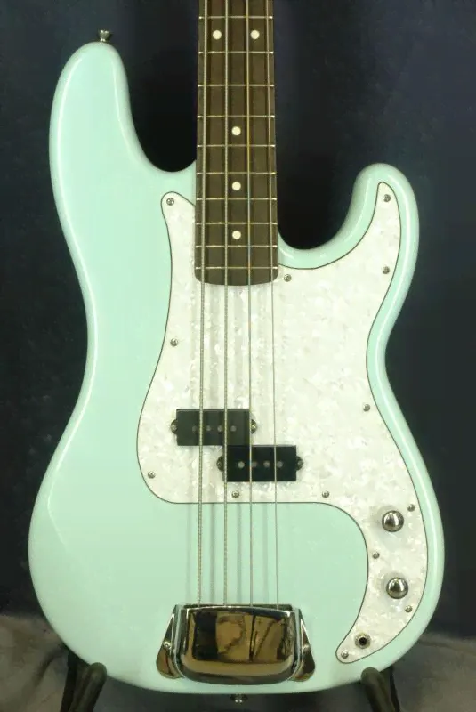 SQUIER by FENDER Precision Bass CGRH08000272-4