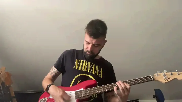 Squier Mini Precision Bass - Carousel Intro
