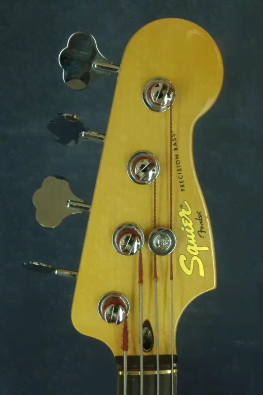 SQUIER by FENDER Precision Bass CGRH08000272-2