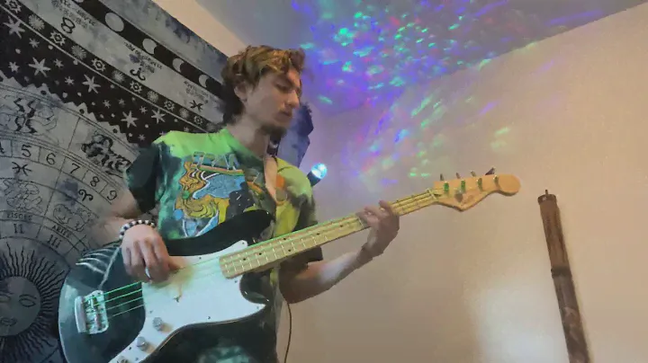 An Intermediate Bassist jamming on the Fender Squier Bronco Bass to Ram Jam - Black Betty