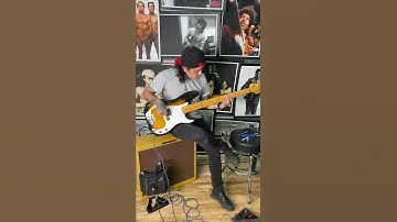 Squier PBass