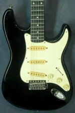 SQUIER by FENDER Stratocaster Korea E912639
